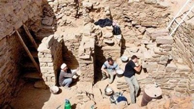 ضبط عمال لقيامهم بالتنقيب عن الآثار في البحيرة