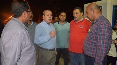 محافظ دمياط في زيارة مفاجئة لرأس البر