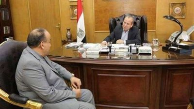 محافظ دمياط يراجع ما تم إنفاقه بمركز ومدينة فارسكور مع رئيس الوحدة المحلية
