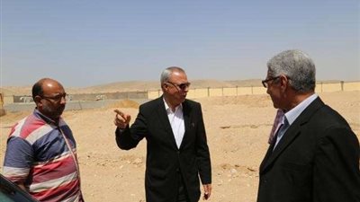 الهجان ورئيس جامعة جنوب الوادى يتفقدان المنشات الخدمية بمدينة قنا الجديدة