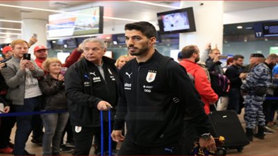 صورة.. لحظة وصول منتخب أوروجواي مطار ستريجينو