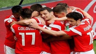 جازينسكي يحرز الهدف الأول لروسيا في شباك السعودية