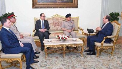 مصر في صورة.. اجتماع القيادة السياسية يطيح بأحقاد «المغرضين»