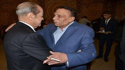 نجوم الفن والإعلام والسياسة في عزاء والدة تامر عبد المنعم (صور)