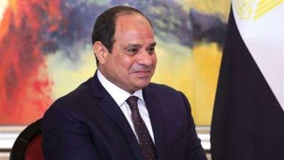 السيسي يشارك أطفال الشهداء الاحتفال بالعيد بتوزيع الألعاب