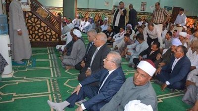 محافظ الوادي الجديد يؤدي صلاة العيد في قرية بغداد