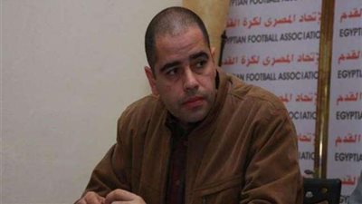 لهيطة: لاعبو المنتخب لم يحتفلوا بعيد ميلاد ”صلاح” لحزنهم على هزيمة الأمس