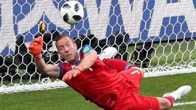 سر نجاح حارس مرمى آيسلندا في صد ركلة جزاء ميسي