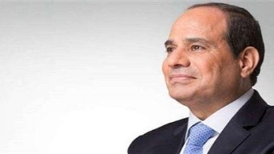 السيسي يبعث ببرقية تهنئة للجالية المصرية في فرنسا