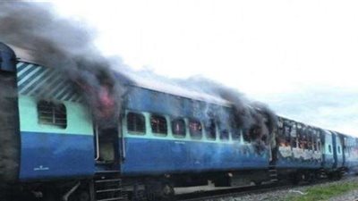 حريق هائل بقطار ”الإسكندرية - بورسعيد” في كفر الزيات (فيديو)
