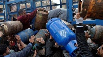 الحكومة تعلن سبب ارتفاع اسطوانة الغاز في وجود حقل ظهر