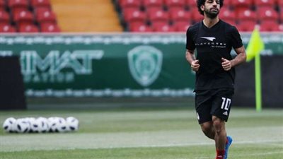 مصادر تكشف حقيقة مشاركة صلاح أمام روسيا غدًا