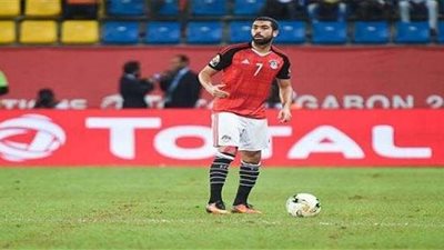 إيهاب لهيطة يكشف مصير مشاركة أحمد فتحي في مبارة روسيا