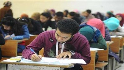 التعليم: 183 طالبًا يتغيبون عن امتحاني التاريخ والفيزياء بدمياط للمرة الأولى