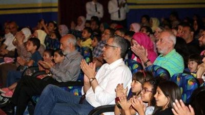 بالصور...الجمهور بطل عروض العيد على المسرح