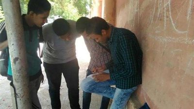 طلاب الأقصر يشتكون من ضيق الوقت في امتحان «الرياضيات البحتة»