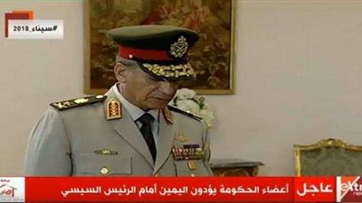 وزير الدفاع يصدق على لجنة لتسوية المواقف التجنيدية لأبناء مطروح