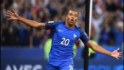 «مبابي» يُدون أول أهداف فرنسا في شباك بيرو بكأس العالم