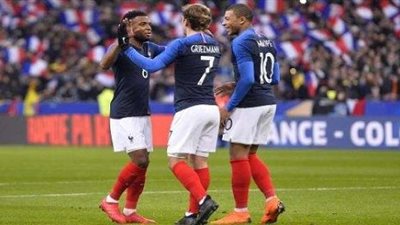 مبابي يقود فرنسا لدور الـ 16 بالمونديال بعد الفوز على بيرو