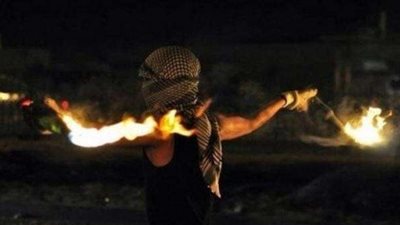 فلسطينيون يرشقون سيارات مستوطنين بزجاجات حارقة شمال الضفة الغربية