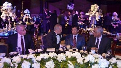 وزير الشباب ونجوم الرياضة يشاركون شوقي غريب في فرح نجله (صور)