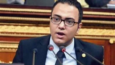 برلماني يطالب البنوك بتطبيق ضريبة إعلانات ”فيس بوك”