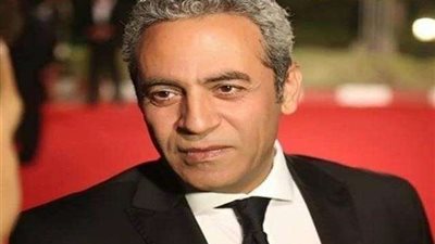 صبري فواز ينتظر عرض فيلمه الجديد «سوق الجمعة»