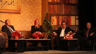 بدء ندوة «الثقافة والتعليم وتحديات المرحلة» بملتقى الهناجر الثقافي