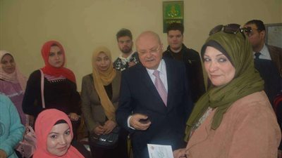 رئيس جامعة الزقازيق يتابع حملة 