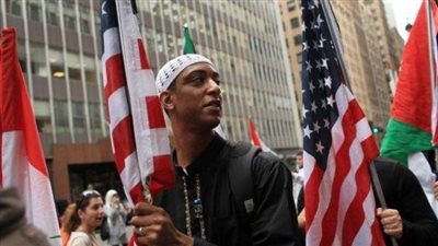 بعد قرار الحظر.. مسلمو أمريكا يعانون: نحيا كمواطنين درجة ثانية