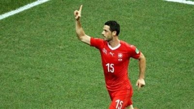 دزيمايلي أفضل لاعب في مباراة سويسرا وكوستاريكا