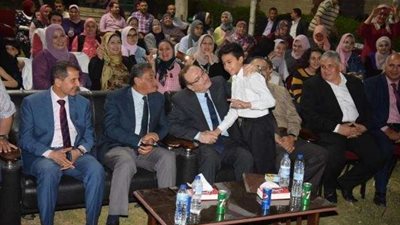 أمسية ثقافية ومعرض للمشغولات الحرفية لطلاب بني سويف.. (صور)