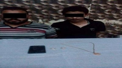 ضبط عاملين سرقا مشغولات ذهبية في الخليفة