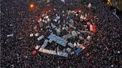 خبيرة بالشئون الإفريقية: جماعة الإخوان كانت تحكم البلاد تحت تهديد السلاح