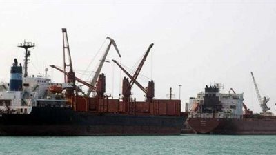 التحالف العربي يعلن دخول سفينة نفط لميناء الحديدة بعد تعطيلها 69 يوما