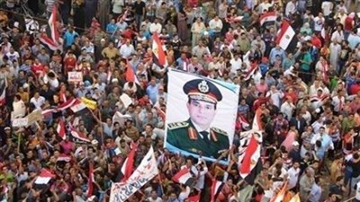 برلماني: القوات المسلحة أطاحت بحكم الإخوان بطلب من الشعب