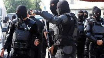 سقوط تشكيل عصابي بعد قيامهم بسرقة سيارة بالإكراه بالهرم