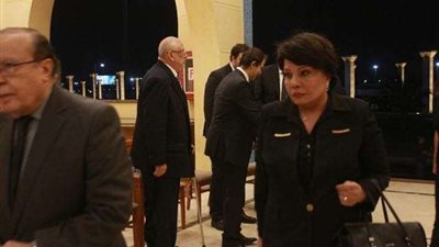 فردوس عبد الحميد تحضر عزاء الراحل مدحت مرسي (صور)