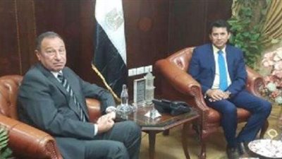 «الخطيب» يناقش عدداً من الملفات مع وزير الرياضة أبرزها «عودة الجماهير»