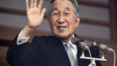 إمبراطور اليابان يتنازل عن سلطته مجبرًا