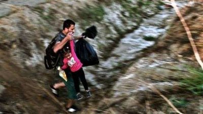 أزمة المهاجرين بين «ترحيب الدنمارك» و«تعسف أمريكا»