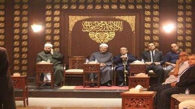 بدء مراسم عزاء الشيخ محمود عاشور بحضور كبار رجال الأزهر ( صور)