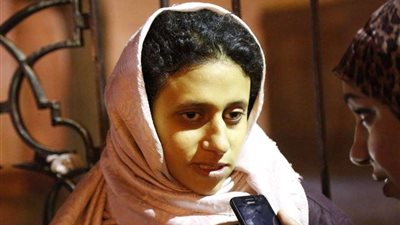 حضن صديق أفضل.. قصة فتاة هربت من أهلها واختارت الشارع سكنًا