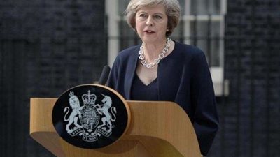 تريزا ماي: الشرطة مشطت منطقة إصابة مواطنين بغازات سامة