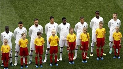 فرنسا تتقدم على أوروجواي في الشوط الأول