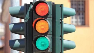 المرور يناشد المواطنين بتوخى الحذر بقيادة السيارات بعد سقوط الأمطار