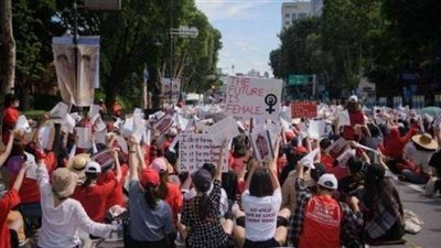 نساء كوريا ينظمن تظاهرة بسبب تواطؤ الحكومة ونشر صور حميمية