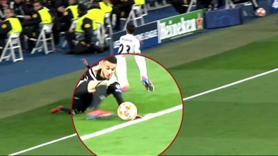 خبير تحكيمي يحسم أزمة هدف أياكس أمستردام 