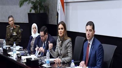 سحر نصر تبحث زيادة الاستثمارات اليونانية في مصر