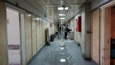 ”تركوا الطعام ولاذوا بالفرار”.. مشاهد من حريق مستشفى الحسين الجامعي